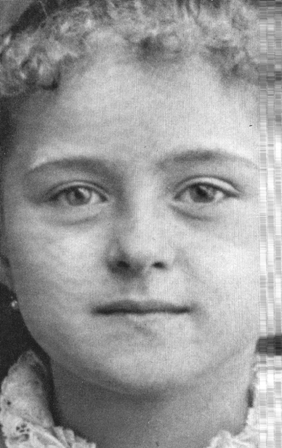 Sta Teresita esta niña tiene el cielo en los ojos