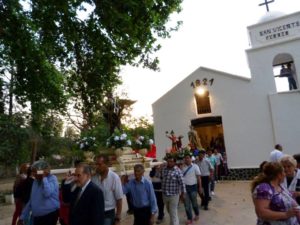 saliendo-de-la-iglesia-de-san-vicente-de-nonogasta